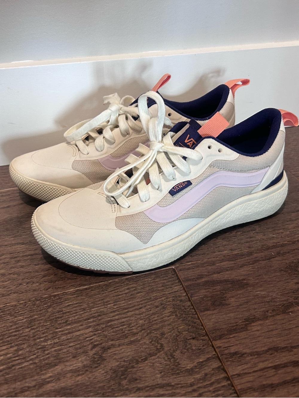 VANS Size 6.5 Women's Ultrarange EXO Sneakers Shoes